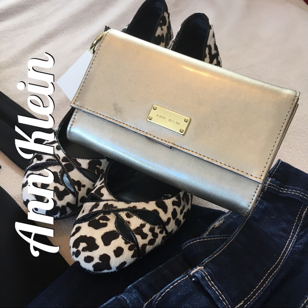 NWT Ann Klein Clutch